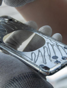 ¿Cómo reemplazar el cristal trasero de un iPhone?